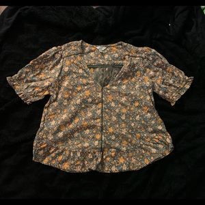 Woman’s lucky brand size M top